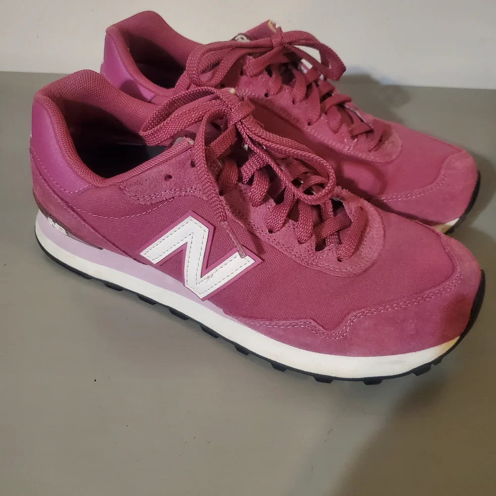 Rose Pink New Balance Womens 9 - Picture 2 of 5